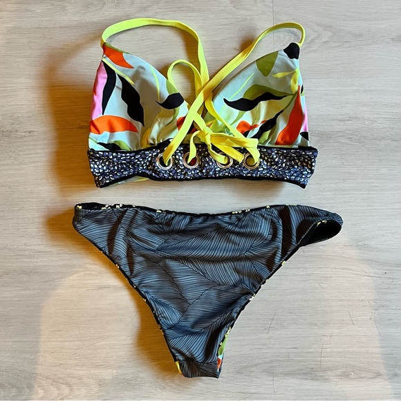 Maaji Floral Reversible Bikini Set Size S - Picture 6 of 7